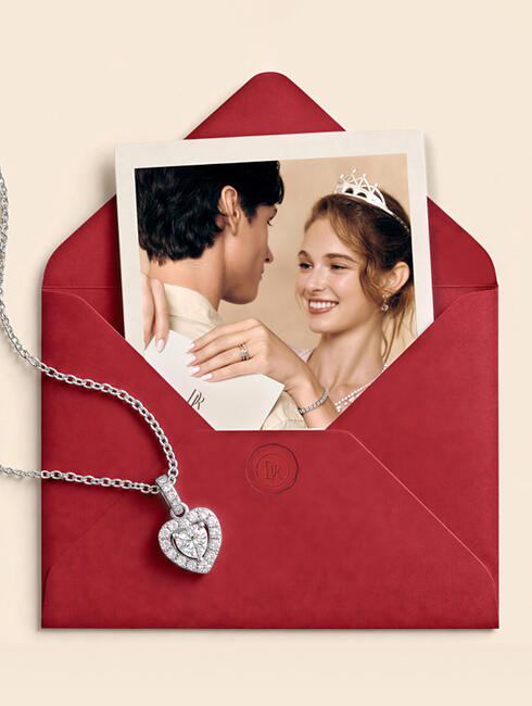 Darry Ring Anniversary Reminders: Receive personalized reminders to celebrate every special occasion in your unique bond.